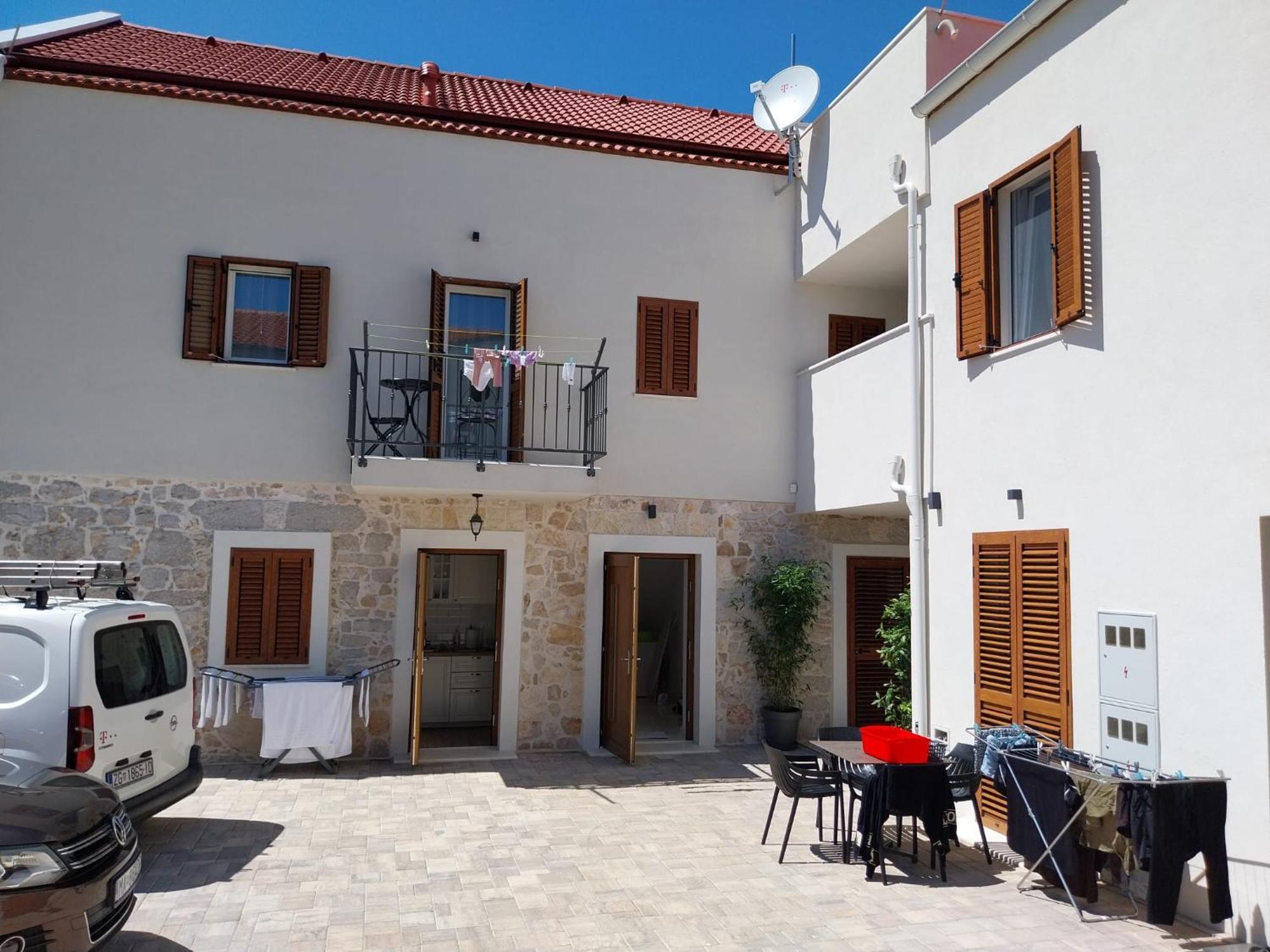 Apartments Miamare 2 Примоштен Экстерьер фото