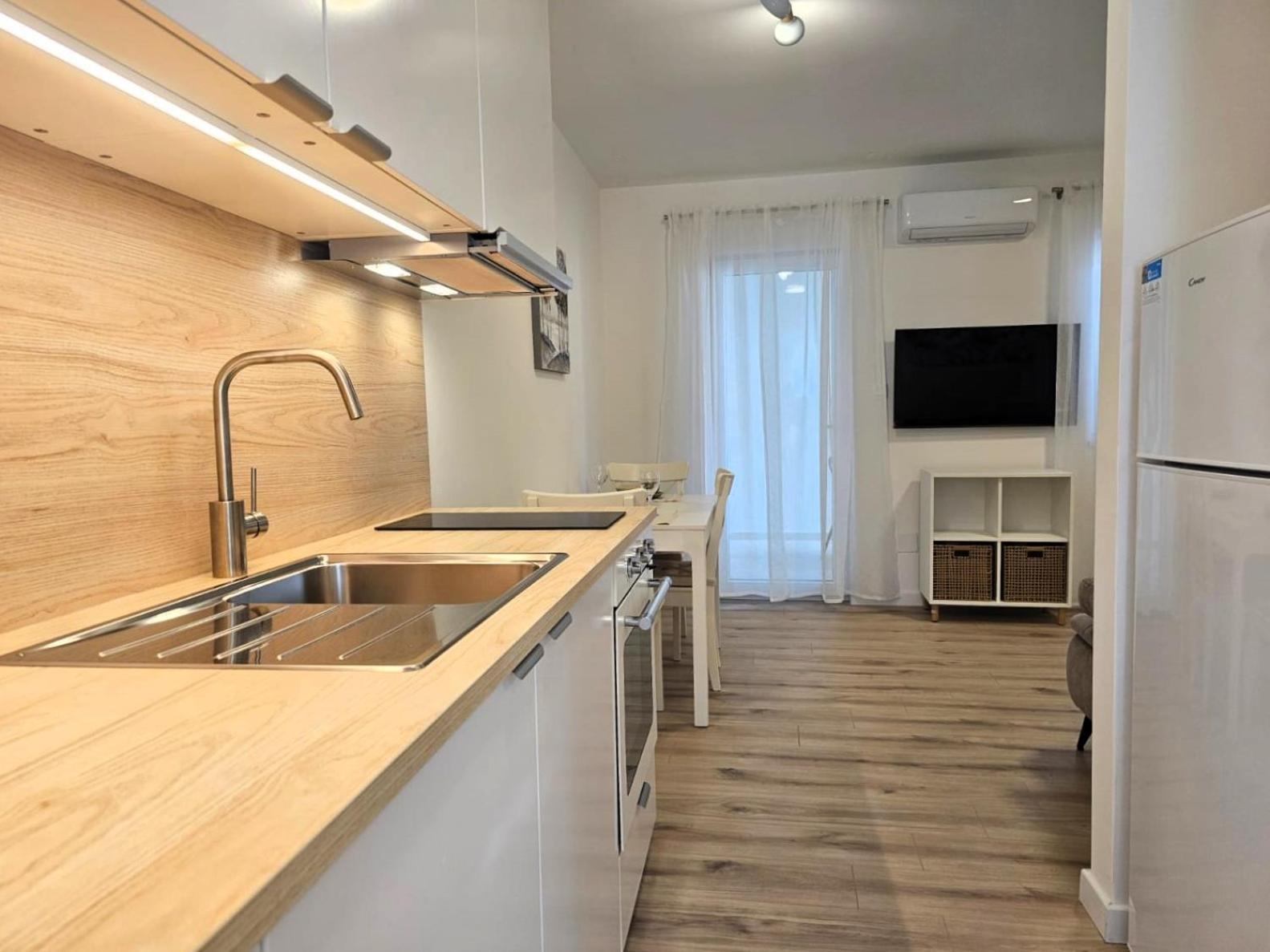 Apartments Miamare 2 Примоштен Экстерьер фото